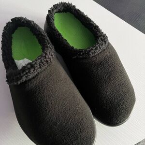 OOFOS Black Fleece-Lined Footwear